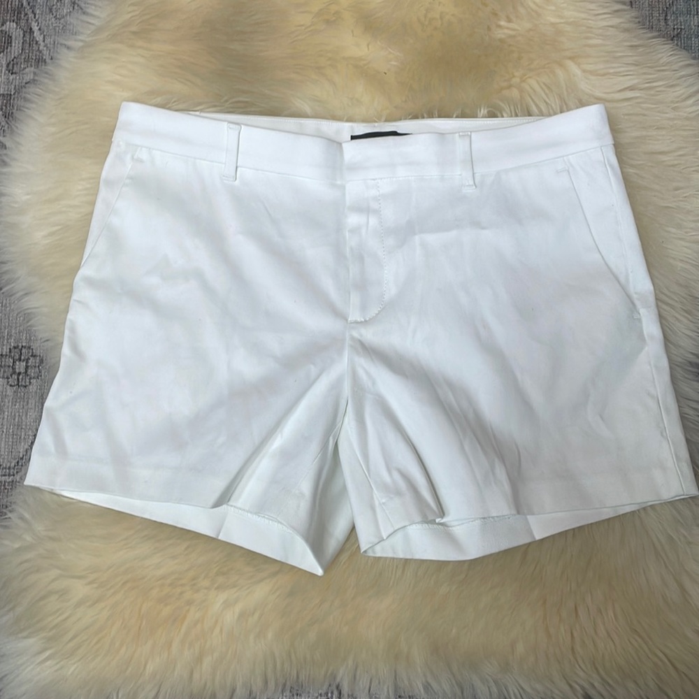 Banana Republic | 8 white shorts